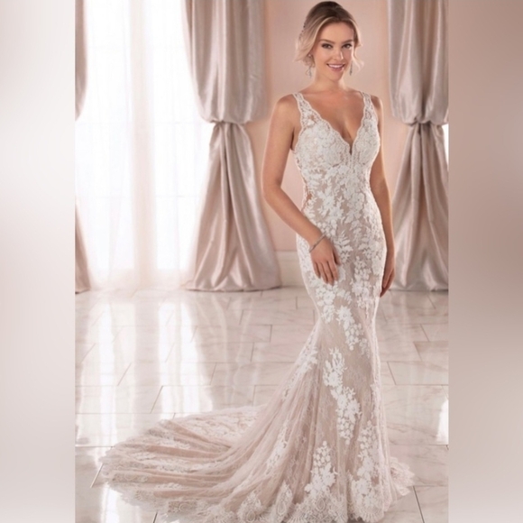Stella York Dresses & Skirts - Stella York Lace Wedding Dress